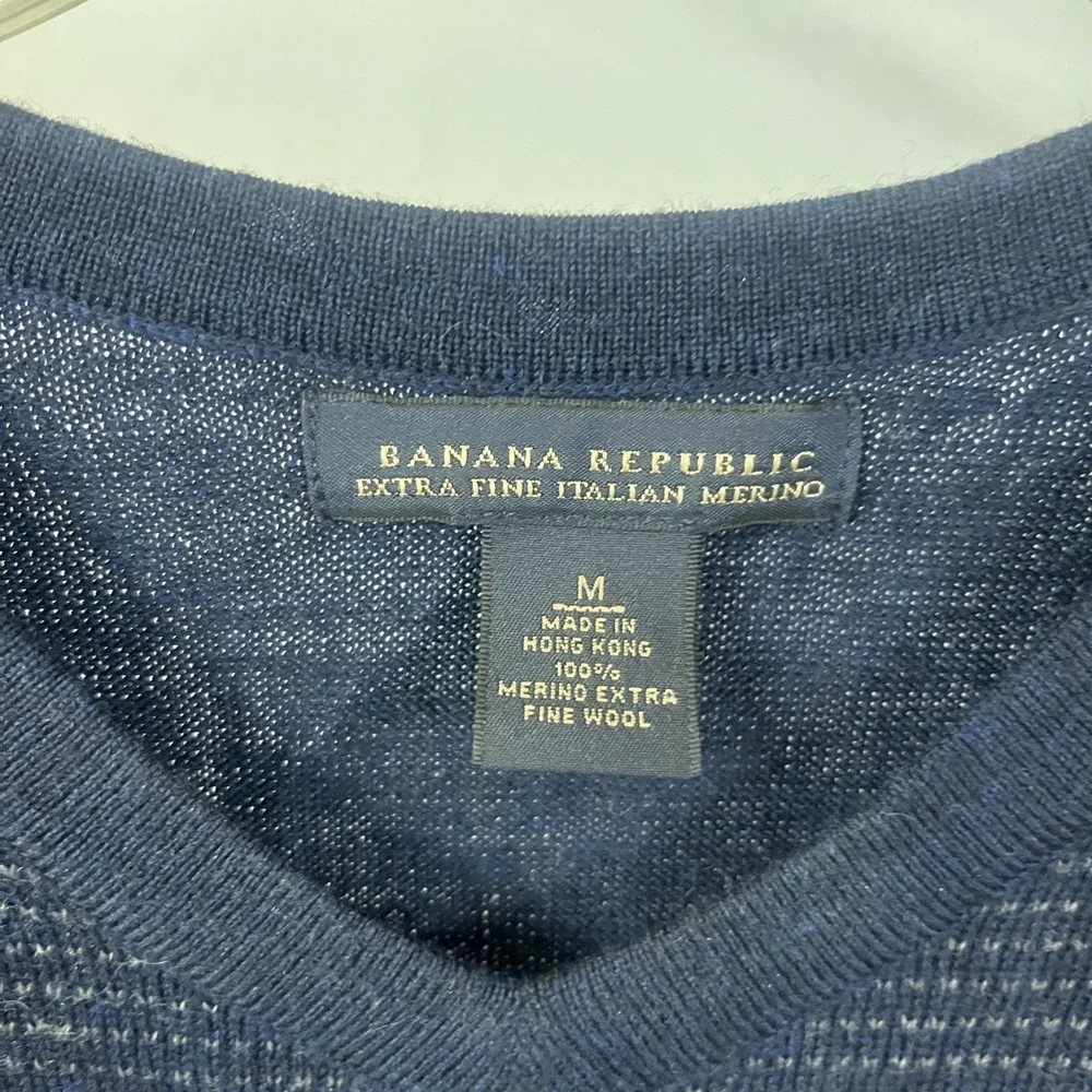 Banana Republic Men's 100% Merino Wool Navy Knot Pattern V-Neck Sweater- Size M